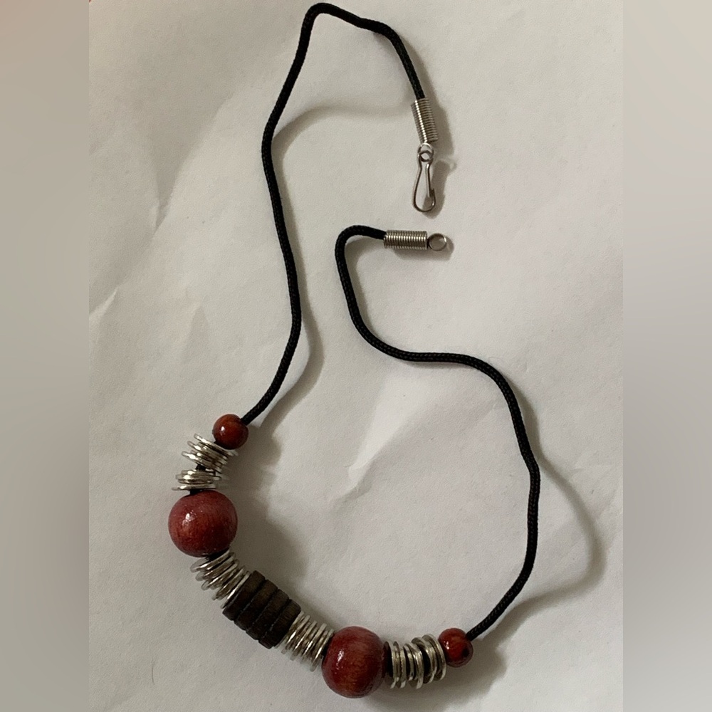 New vintage bead necklace